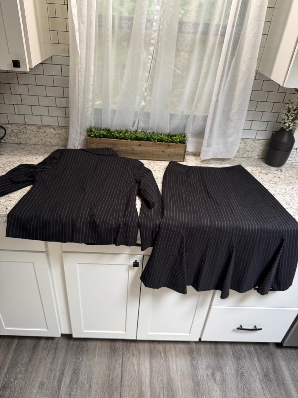 Apostrophe Black Pinstripe 2 Piece Matching Skirt Suit Set Size 6 / 8